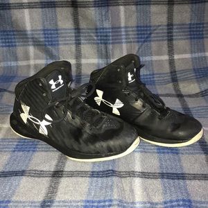 High top basketball shoes